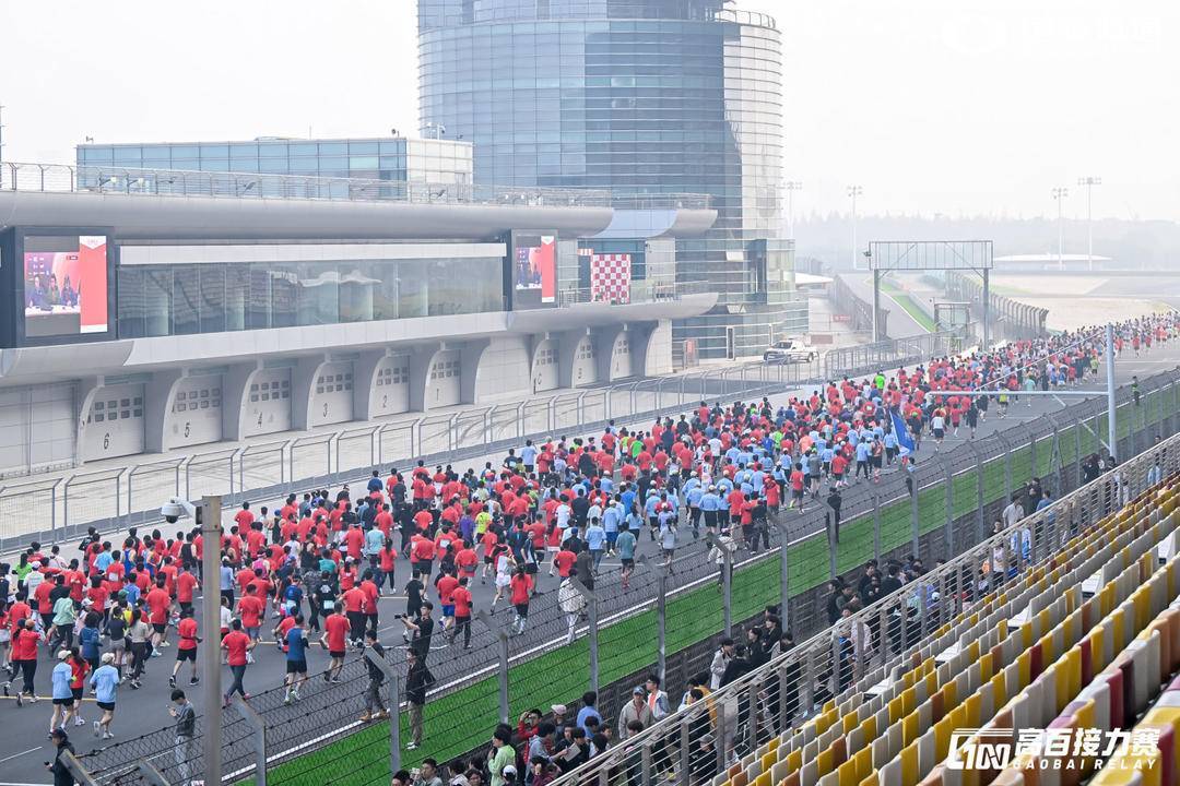 F1赛道上演青春接力，浙大摘得2025高百华东站桂冠