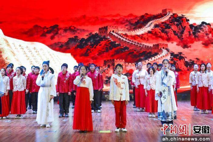合肥六中高新中学举行中华经典诵读比赛