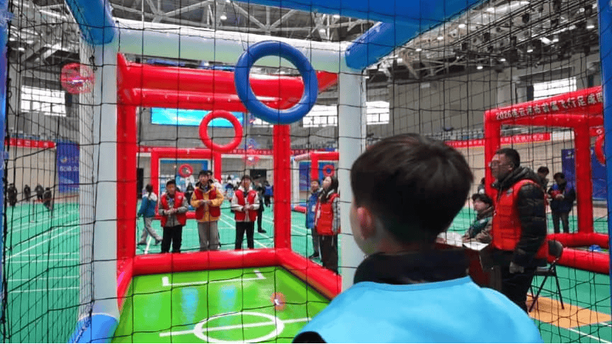 连云港首届飞行足球联赛收官